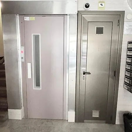 Apartamento Tranquilo, Claridad, Ascensor, Centro De Bilbao